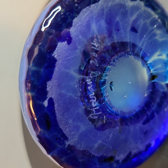 Blue Iridescent Art Glass Signed Ring Holder Hand Blown 3" - Picture 7 of 7